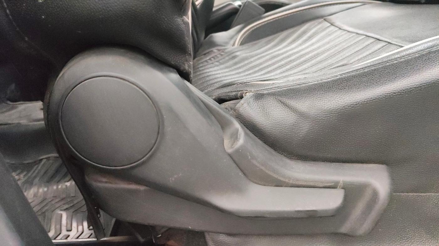 2017 Maruti IGNIS ZETA 1.2 AMT, Petrol, Automatic, 98,132 km, Driver Side Adjustment Panel