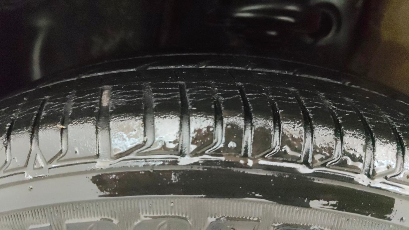 2017 Maruti IGNIS ZETA 1.2 AMT, Petrol, Automatic, 98,132 km, Left Front Tyre Tread