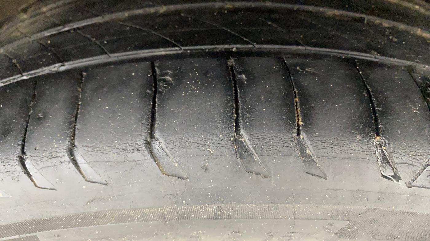 2020 Volkswagen Polo 1.0 GT TSI AT, Petrol, Automatic, 1,18,355 km, Right Front Tyre Tread