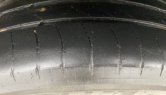 2020 Volkswagen Polo 1.0 GT TSI AT, Petrol, Automatic, 1,18,306 km, Right Rear Tyre Tread