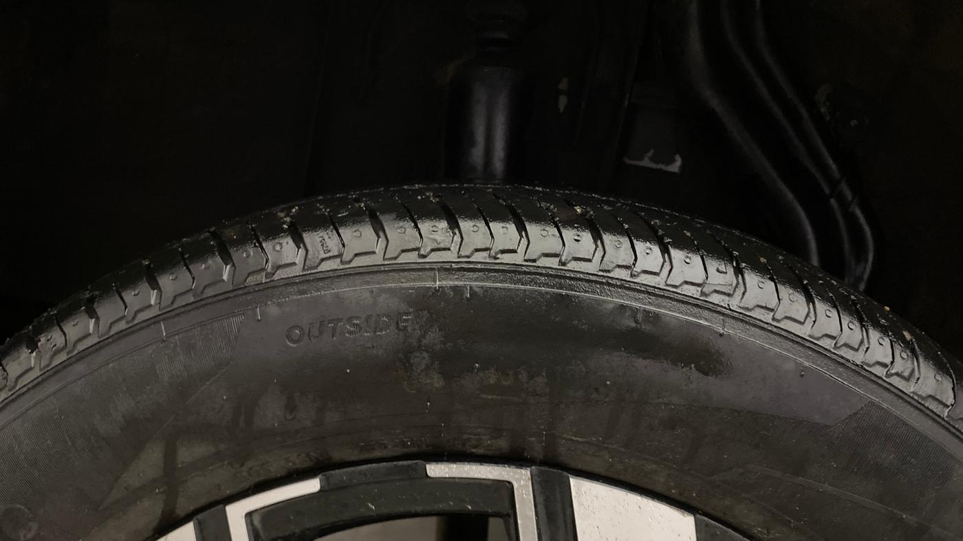 2023 Renault Kiger RXZ TURBO CVT, Petrol, Automatic, 24,169 km, Right Rear Tyre Tread