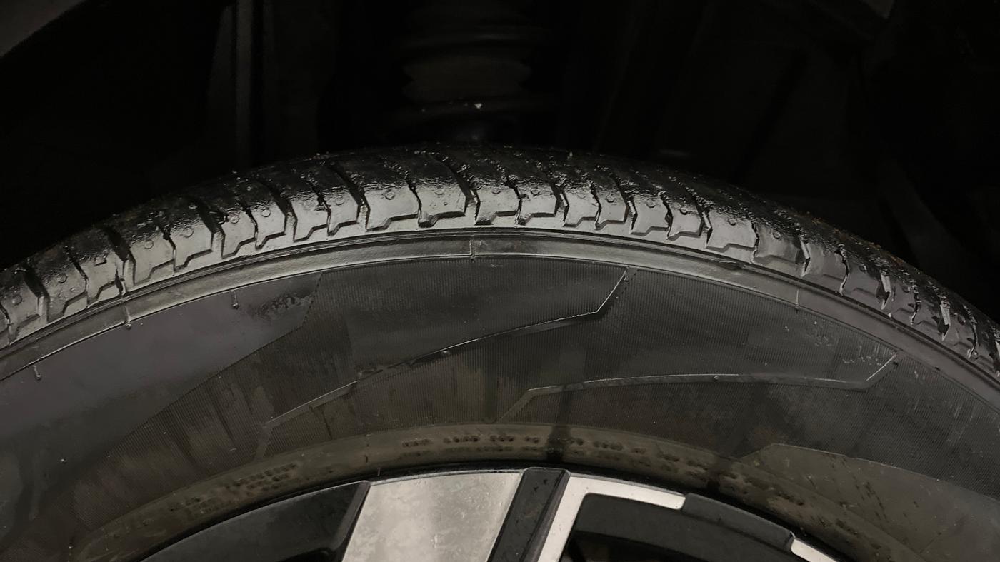 2023 Renault Kiger RXZ TURBO CVT, Petrol, Automatic, 24,169 km, Right Front Tyre Tread