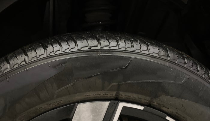 2023 Renault Kiger RXZ TURBO CVT, Petrol, Automatic, 24,169 km, Right Front Tyre Tread