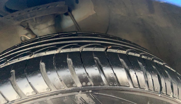 2017 Hyundai Elite i20 SPORTZ 1.2, Petrol, Manual, 36,068 km, Right Front Tyre Tread