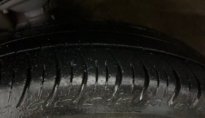 2022 Maruti New Wagon-R VXI CNG 1.0, CNG, Manual, 28,075 km, Left Front Tyre Tread