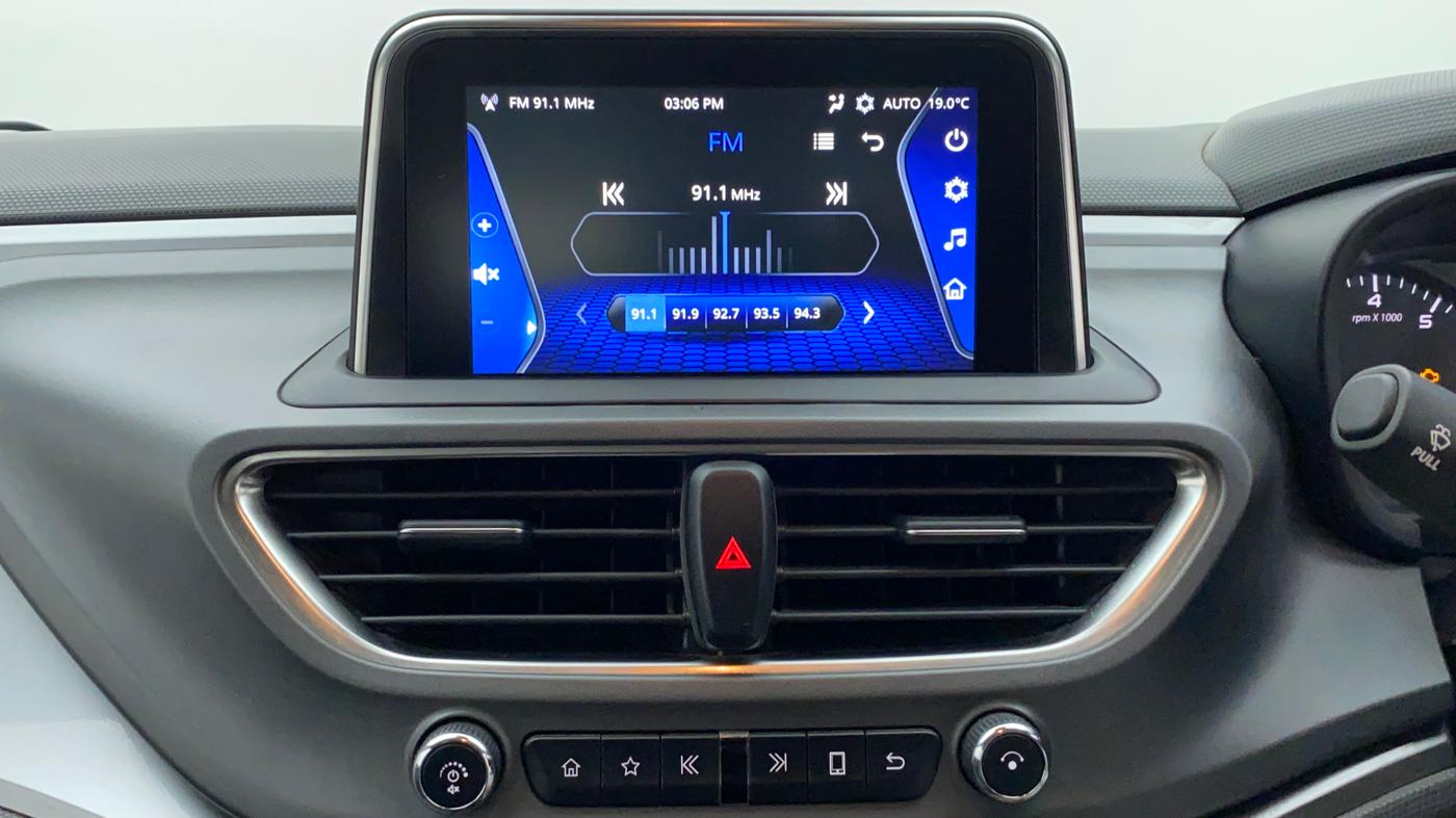 2020 Tata ALTROZ XT 1.2, Petrol, Manual, 27,240 km, Infotainment System