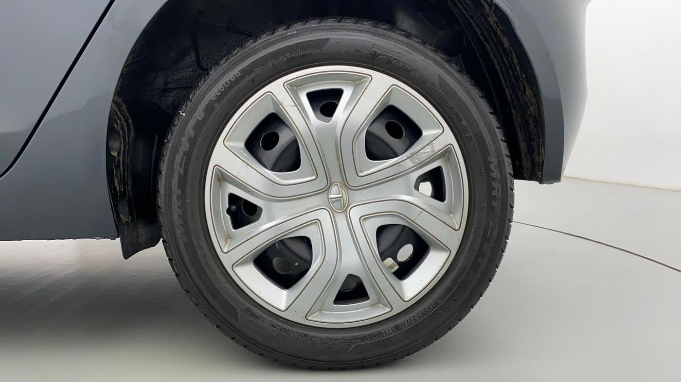 2020 Tata ALTROZ XT 1.2, Petrol, Manual, 27,240 km, Left Rear Wheel