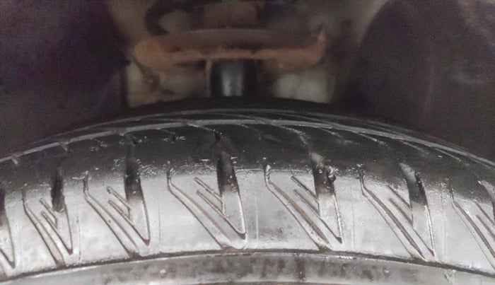 2018 Mahindra XUV500 W11 AT, Diesel, Automatic, 81,037 km, Right Front Tyre Tread