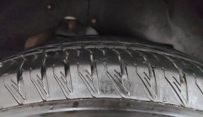 2018 Mahindra XUV500 W11 AT, Diesel, Automatic, 81,037 km, Right Rear Tyre Tread