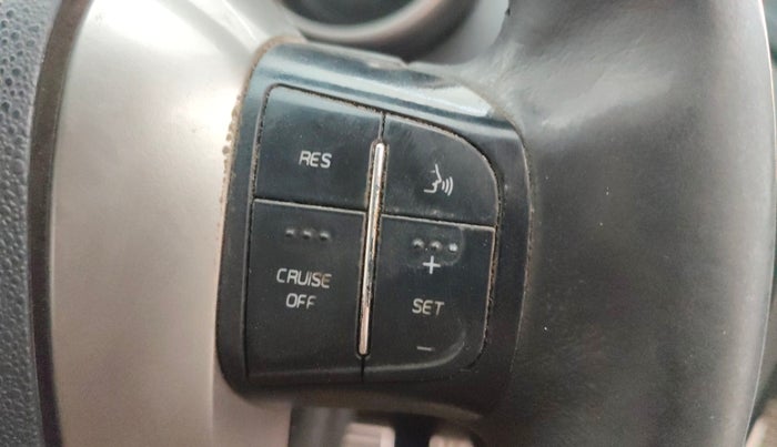 2018 Mahindra XUV500 W11 AT, Diesel, Automatic, 81,037 km, Adaptive Cruise Control