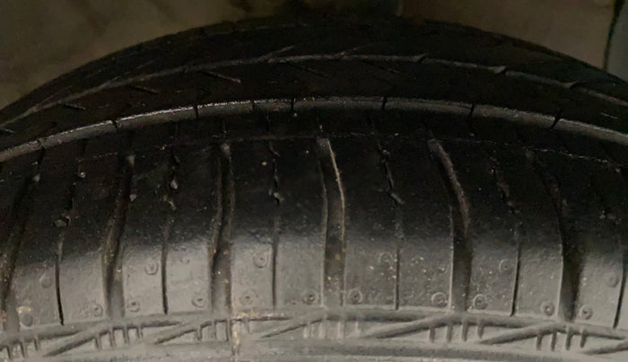 2016 Hyundai Grand i10 ASTA AT 1.2 KAPPA VTVT, Petrol, Automatic, 93,065 km, Right Front Tyre Tread