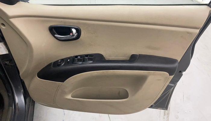 2013 Hyundai i10 SPORTZ 1.2, Petrol, Manual, 53,420 km, Driver Side Door Panels Control