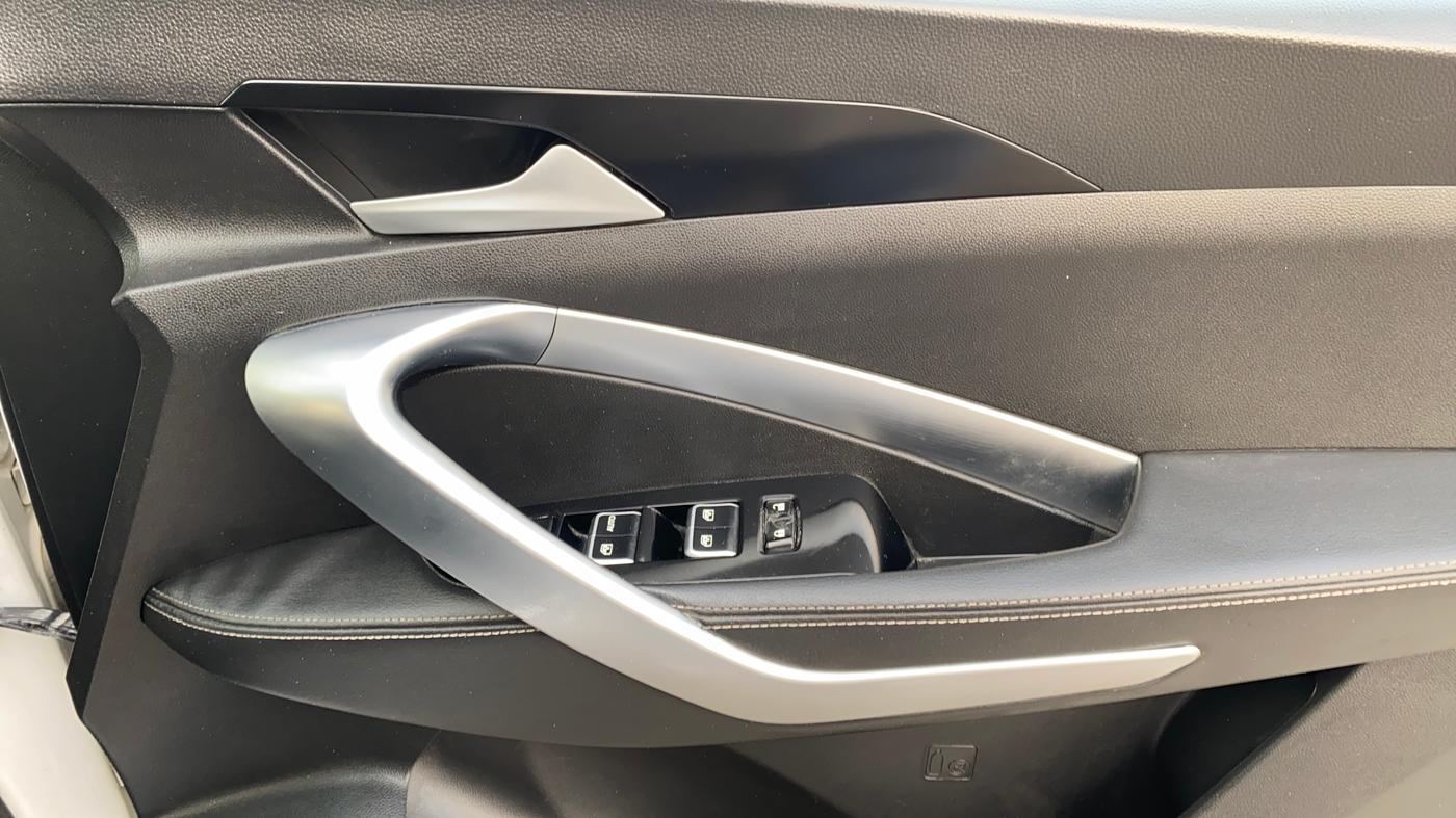 2019 MG HECTOR SHARP 1.5 DCT PETROL, Petrol, Automatic, 22,683 km, Driver Side Door Panels Control