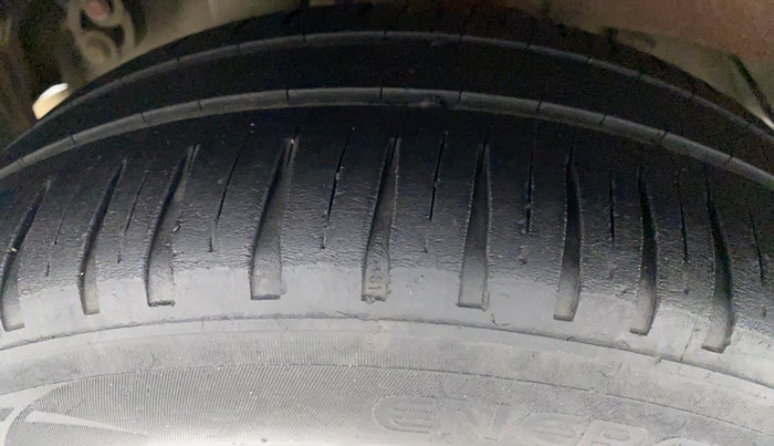 2017 Mahindra Kuv100 K6 PLUS D 6 STR, Diesel, Manual, 1,23,152 km, Right Rear Tyre Tread