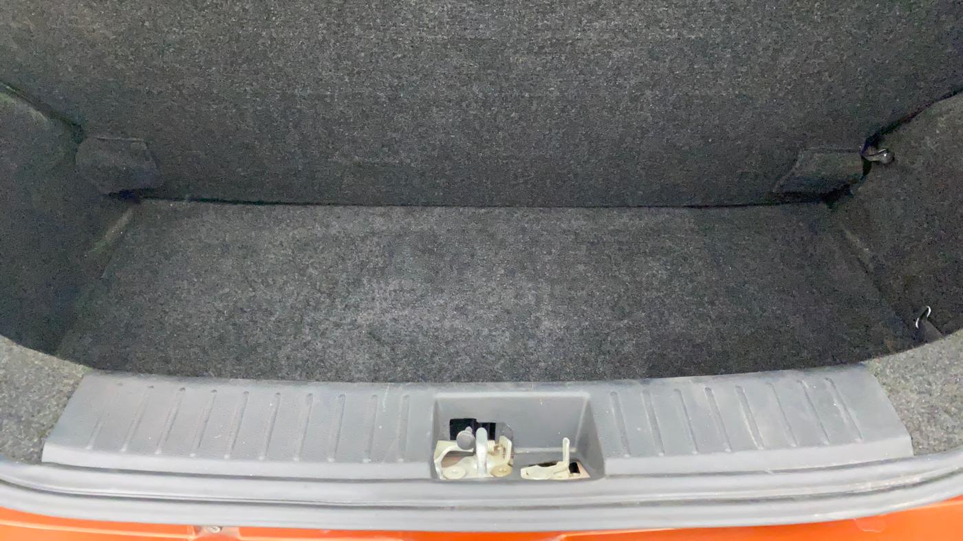 2017 Mahindra Kuv100 K6 PLUS D 6 STR, Diesel, Manual, 1,23,152 km, Boot Inside