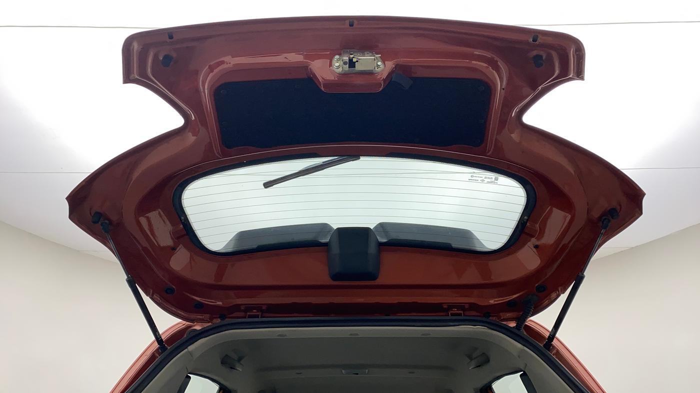 2017 Mahindra Kuv100 K6 PLUS D 6 STR, Diesel, Manual, 1,23,152 km, Boot Door Open