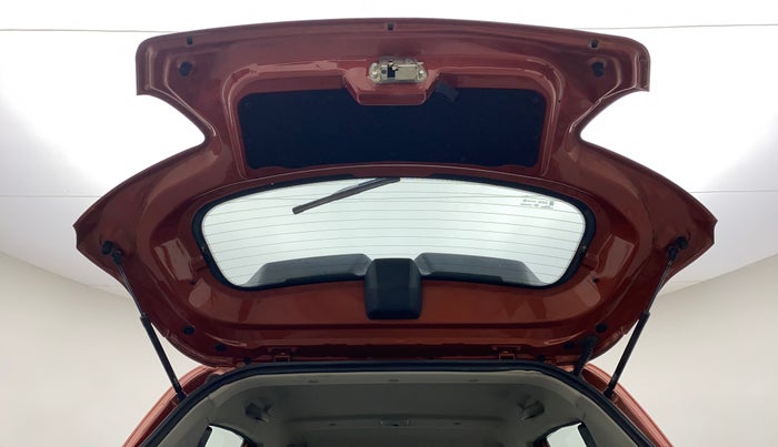 2017 Mahindra Kuv100 K6 PLUS D 6 STR, Diesel, Manual, 1,23,152 km, Boot Door Open