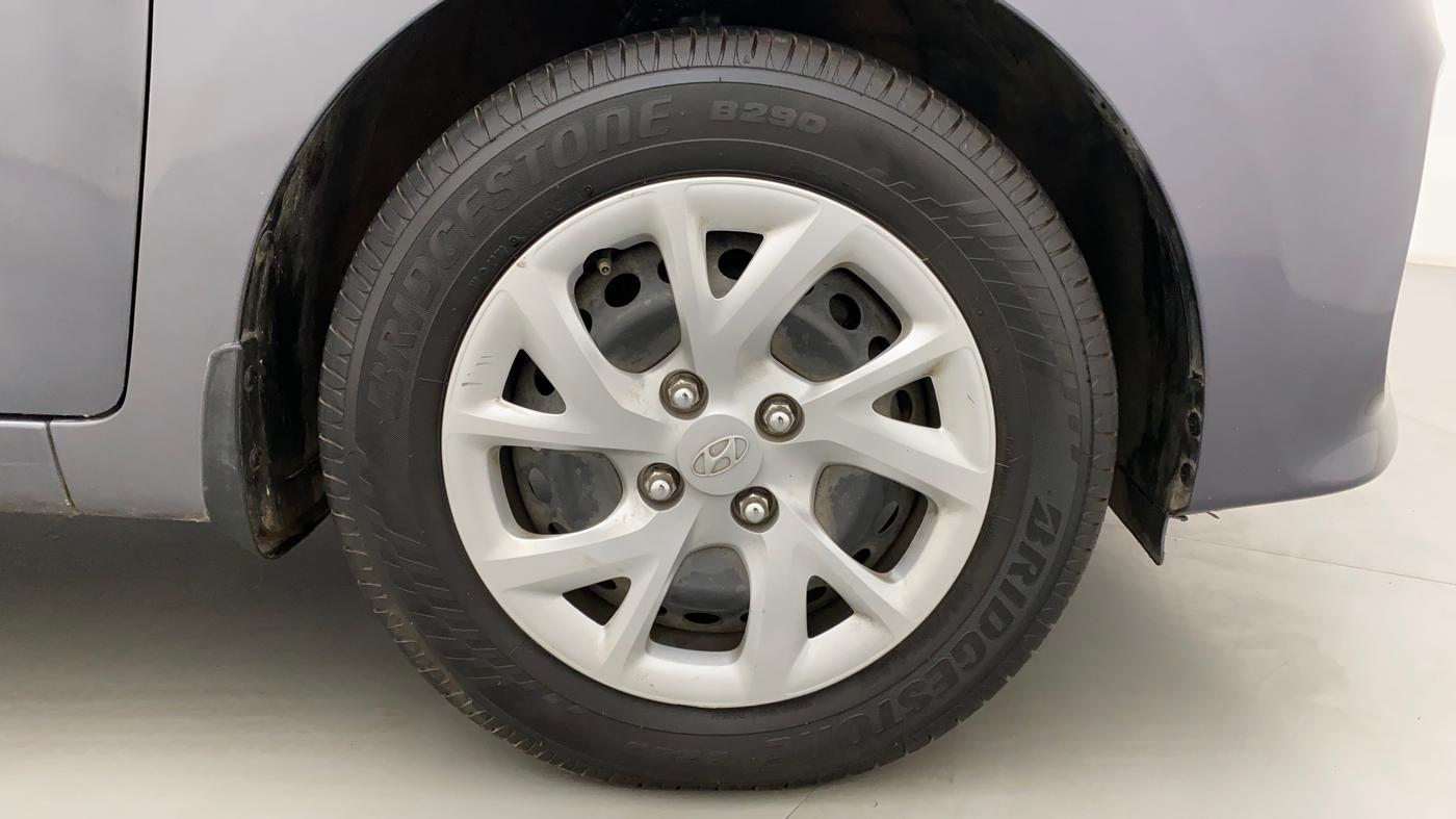 2018 Hyundai Grand i10 MAGNA AT 1.2 KAPPA VTVT, Petrol, Automatic, 40,561 km, Right Front Wheel