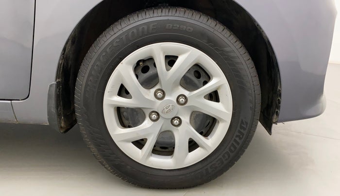 2018 Hyundai Grand i10 MAGNA AT 1.2 KAPPA VTVT, Petrol, Automatic, 40,561 km, Right Front Wheel