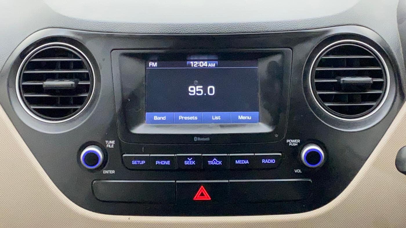 2018 Hyundai Grand i10 MAGNA AT 1.2 KAPPA VTVT, Petrol, Automatic, 40,561 km, Infotainment System