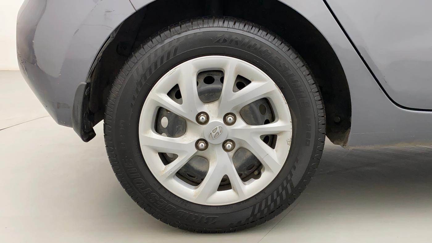 2018 Hyundai Grand i10 MAGNA AT 1.2 KAPPA VTVT, Petrol, Automatic, 40,561 km, Right Rear Wheel