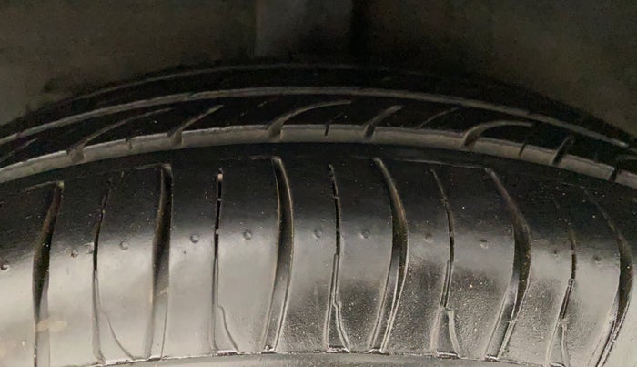2018 Hyundai Grand i10 MAGNA AT 1.2 KAPPA VTVT, Petrol, Automatic, 40,561 km, Right Rear Tyre Tread