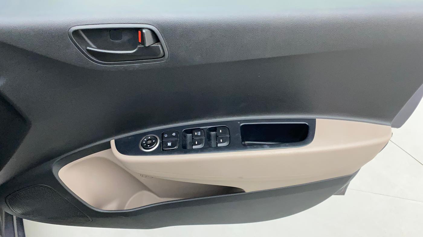 2018 Hyundai Grand i10 MAGNA AT 1.2 KAPPA VTVT, Petrol, Automatic, 40,561 km, Driver Side Door Panels Control
