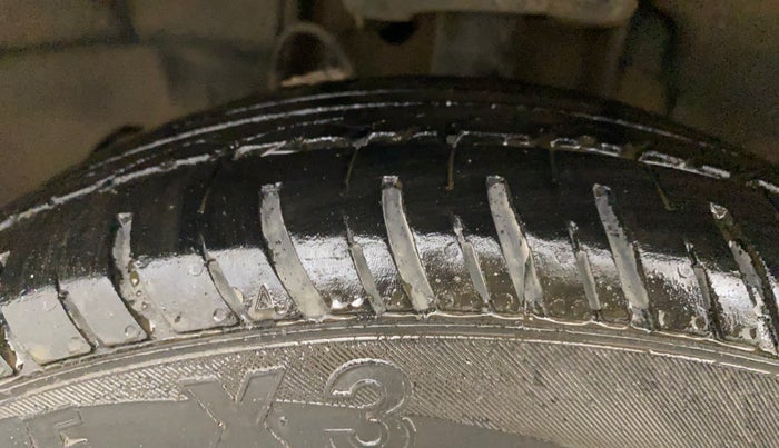 2016 Tata Tiago XZ PETROL, CNG, Manual, 97,724 km, Left Front Tyre Tread
