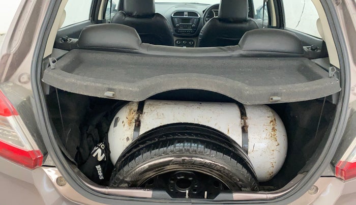 2016 Tata Tiago XZ PETROL, CNG, Manual, 97,724 km, Boot Inside