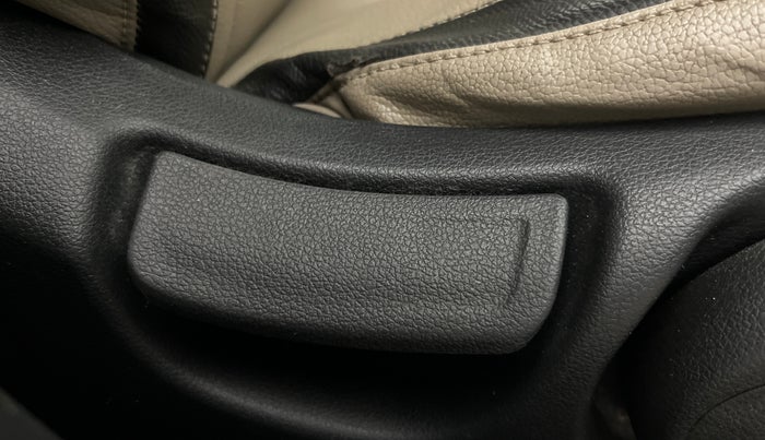 2019 Hyundai Verna 1.6 VTVT SX + AT, Petrol, Automatic, 81,131 km, Driver Side Adjustment Panel