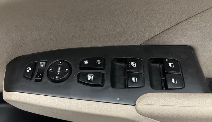 2019 Hyundai Verna 1.6 VTVT SX + AT, Petrol, Automatic, 81,131 km, Driver Side Door Panels Control