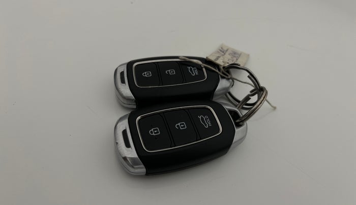 2019 Hyundai Verna 1.6 VTVT SX + AT, Petrol, Automatic, 81,131 km, Key Close Up