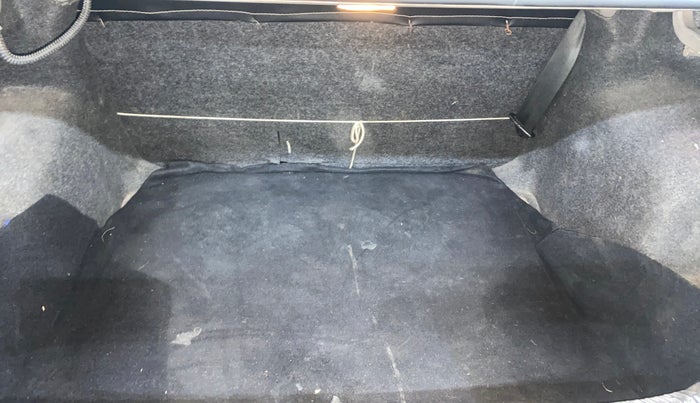 2016 Volkswagen Ameo COMFORTLINE 1.5L, Diesel, Manual, 95,075 km, Boot Inside