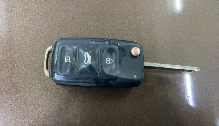 2016 Volkswagen Ameo COMFORTLINE 1.5L, Diesel, Manual, 95,075 km, Key Close Up