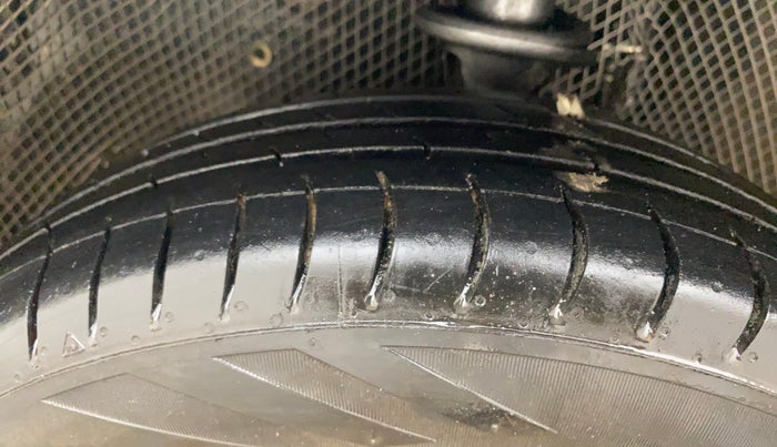 2018 Maruti Alto 800 VXI, Petrol, Manual, 59,297 km, Left Front Tyre Tread