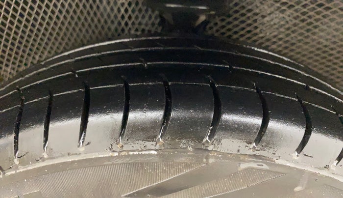 2018 Maruti Alto 800 VXI, Petrol, Manual, 59,297 km, Right Front Tyre Tread