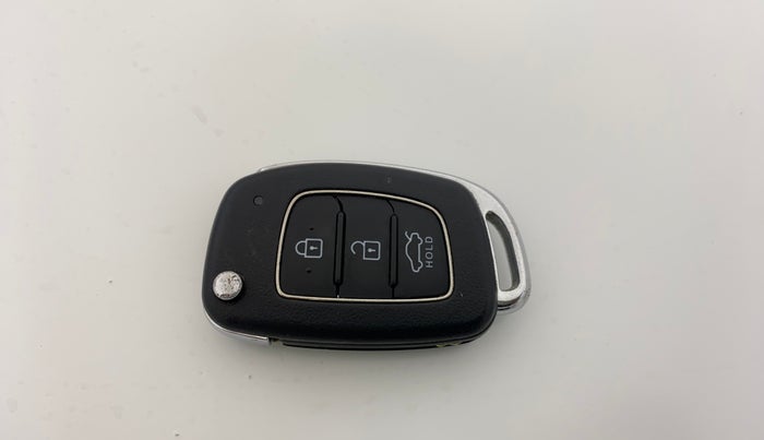 2022 Hyundai AURA S 1.2 CNG, CNG, Manual, 66,968 km, Key Close Up