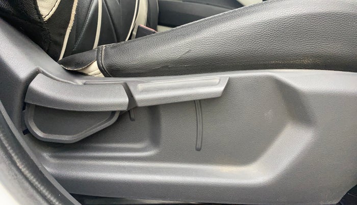 2022 Hyundai AURA S 1.2 CNG, CNG, Manual, 66,968 km, Driver Side Adjustment Panel