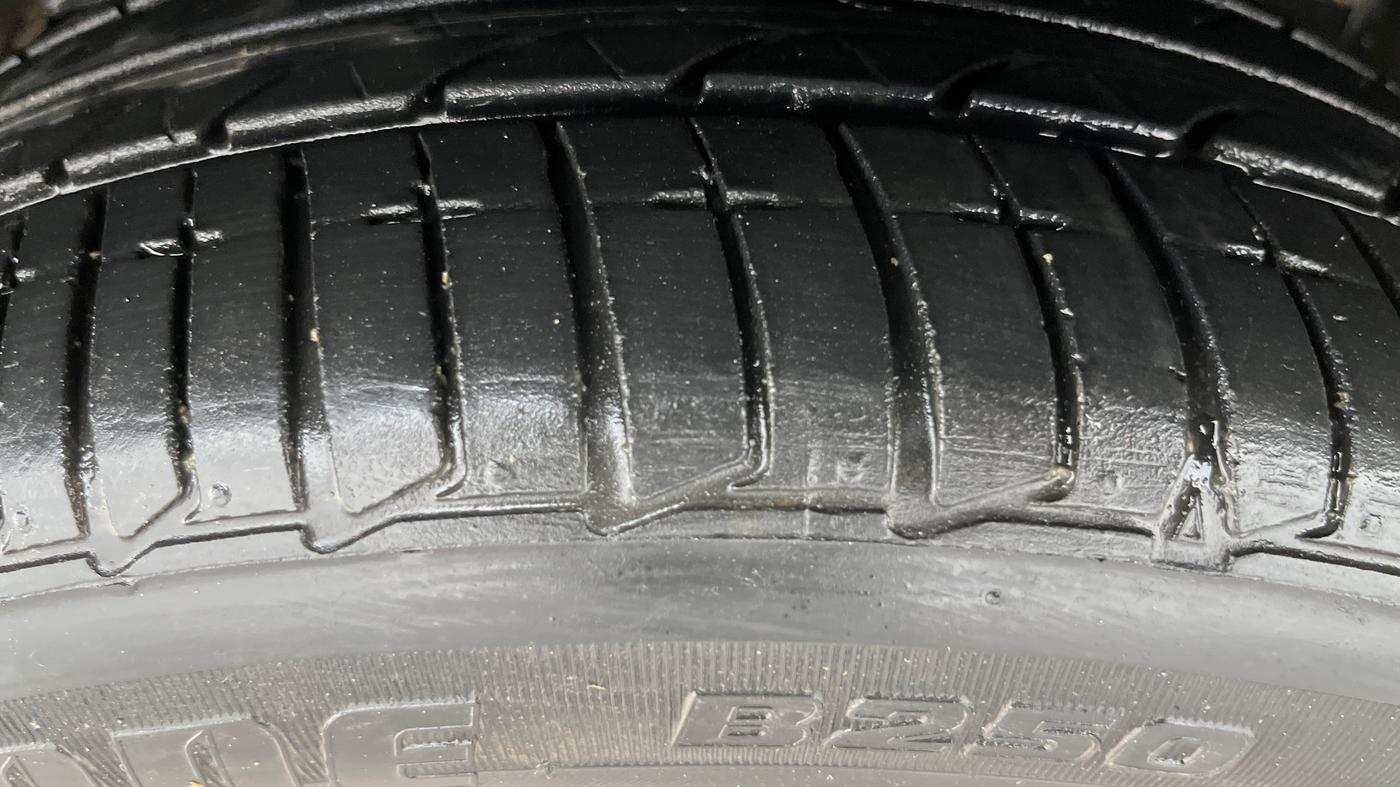 2022 Tata TIGOR XZA PLUS PETROL, Petrol, Automatic, 18,963 km, Left Front Tyre Tread