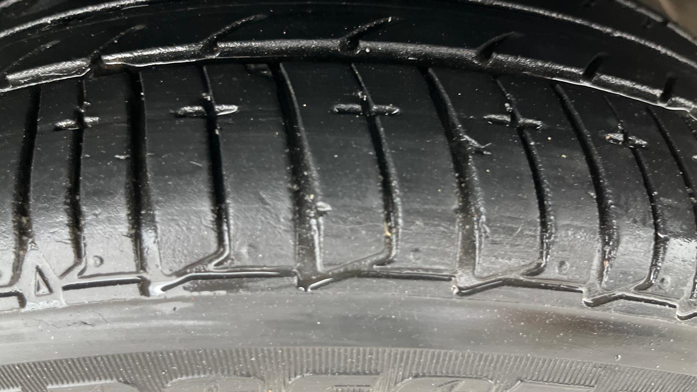 2022 Tata TIGOR XZA PLUS PETROL, Petrol, Automatic, 18,963 km, Right Front Tyre Tread