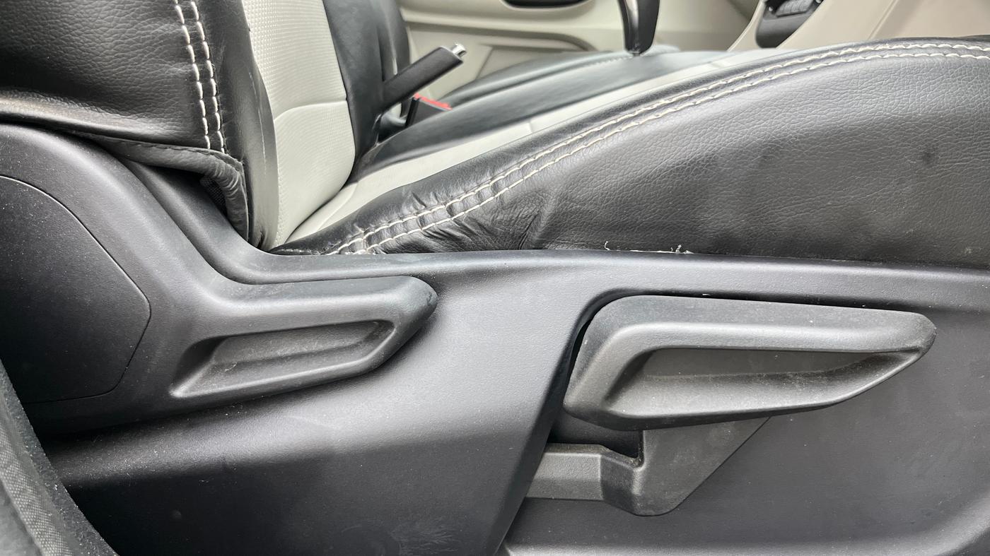 2022 Tata TIGOR XZA PLUS PETROL, Petrol, Automatic, 18,963 km, Driver Side Adjustment Panel