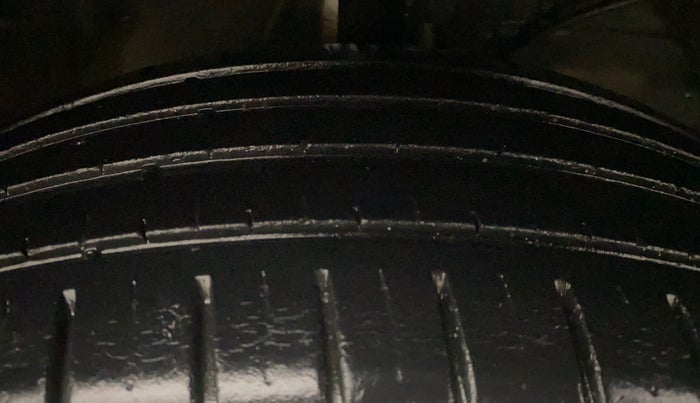 2016 Maruti Baleno SIGMA PETROL 1.2, Petrol, Manual, 56,046 km, Right Front Tyre Tread