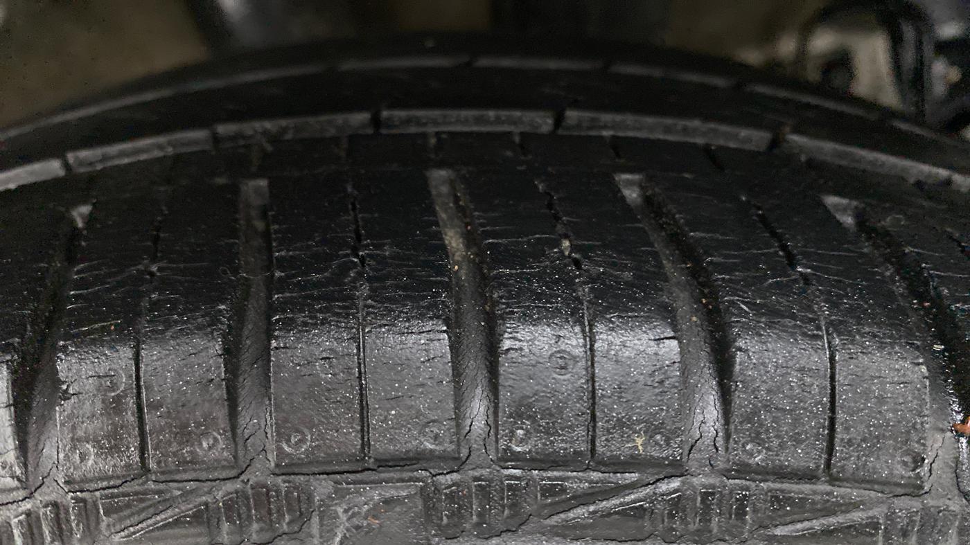 2014 Hyundai Xcent SX 1.2 OPT, Petrol, Manual, 17,724 km, Left Rear Tyre Tread