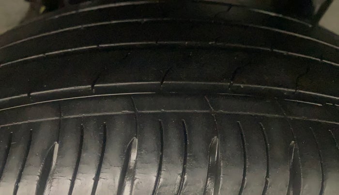 2021 Hyundai VENUE SX PLUS 1.0 TURBO DCT, Petrol, Automatic, 16,615 km, Left Rear Tyre Tread