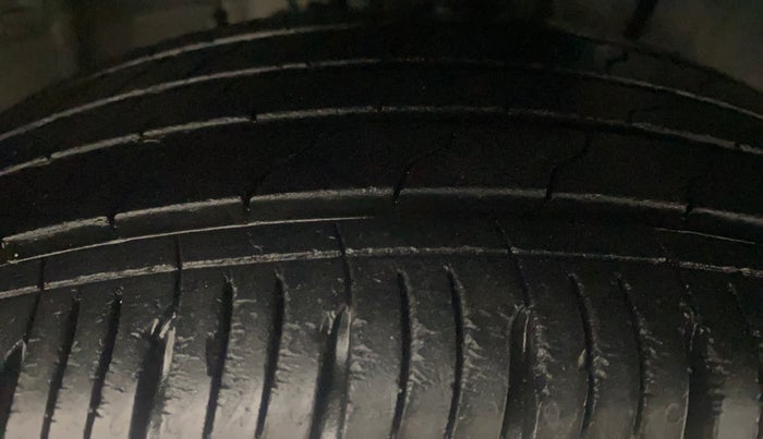 2021 Hyundai VENUE SX PLUS 1.0 TURBO DCT, Petrol, Automatic, 16,615 km, Right Front Tyre Tread