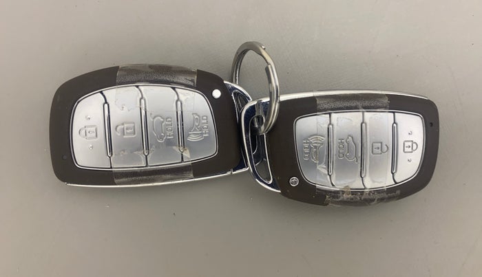 2021 Hyundai VENUE SX PLUS 1.0 TURBO DCT, Petrol, Automatic, 16,615 km, Key Close Up