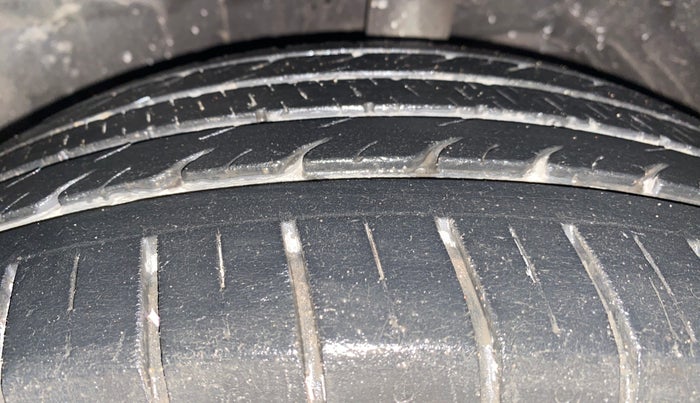 2019 MG HECTOR SHARP HYBRID 1.5 PETROL, Petrol, Manual, 57,878 km, Left Front Tyre Tread