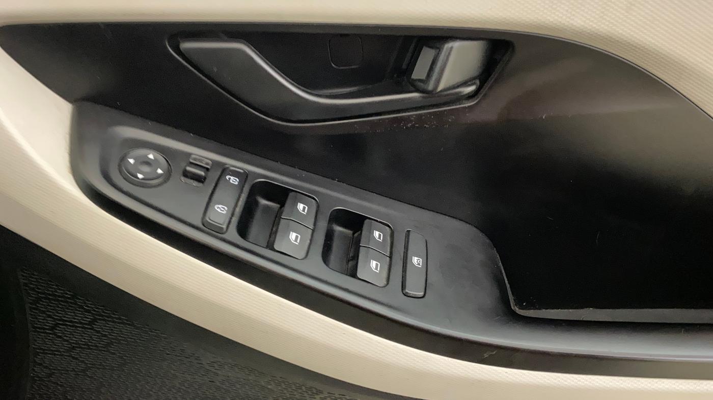 2021 Hyundai Creta EX 1.5 PETROL, Petrol, Manual, 43,769 km, Driver Side Door Panels Control