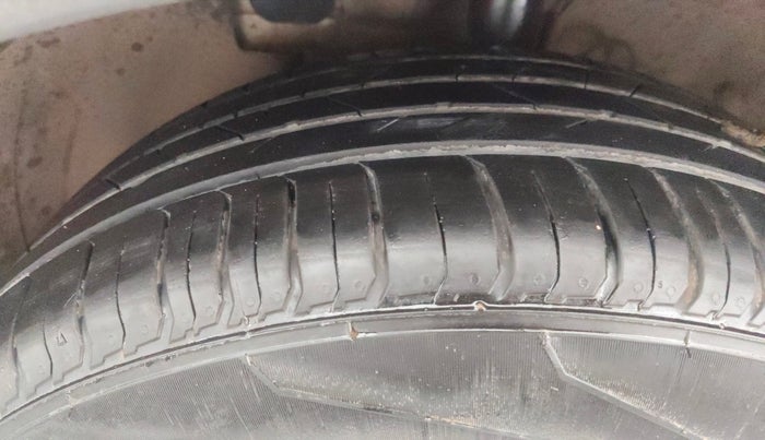 2019 Hyundai VENUE SX 1.0 (O) TURBO, Petrol, Manual, 43,077 km, Left Front Tyre Tread