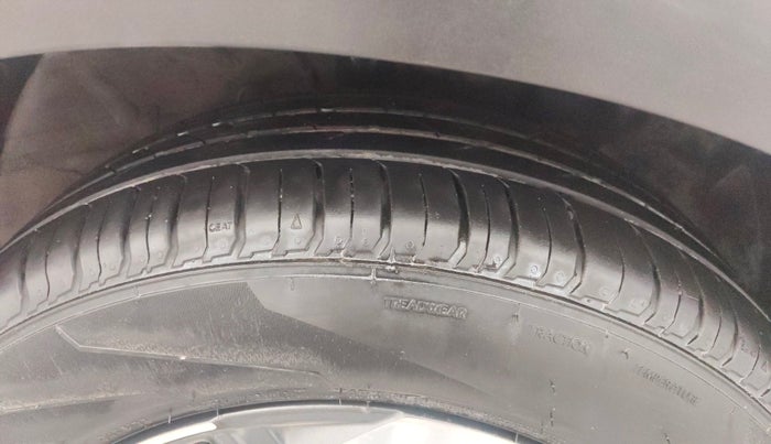 2019 Hyundai VENUE SX 1.0 (O) TURBO, Petrol, Manual, 43,077 km, Right Front Tyre Tread